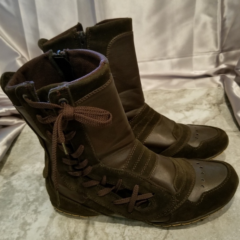 Brown Lace Up Boots